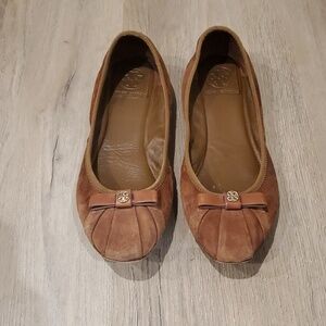 Tory Burch Suede Leather Ally Bow Ballet Flat size 7M Brown slip on pleated